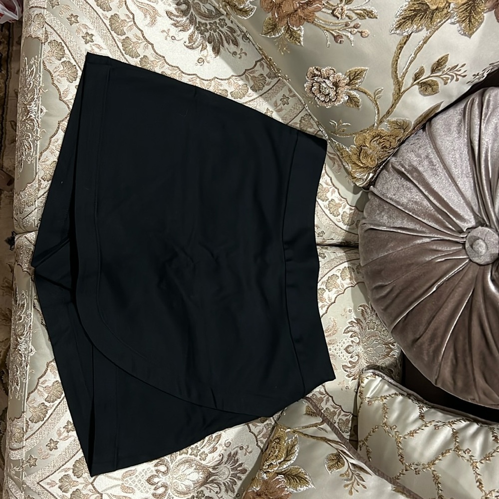 Aritzia Sunday Best black skort